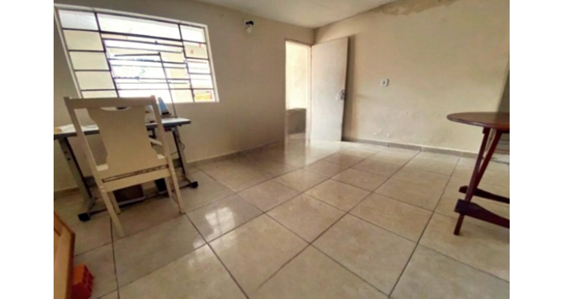 Boa Casa à venda no Bairro do Jardim Vivan na Rua Alarico Resende