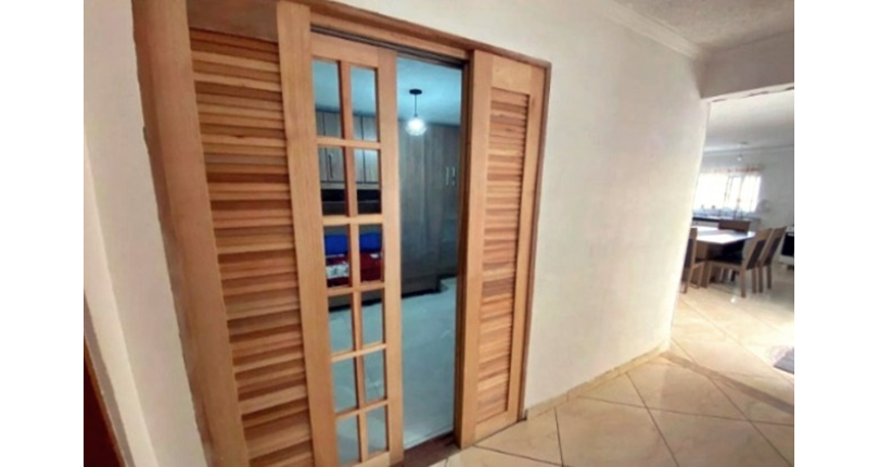 Boa Casa à venda no Bairro do Jardim Vivan na Rua Alarico Resende