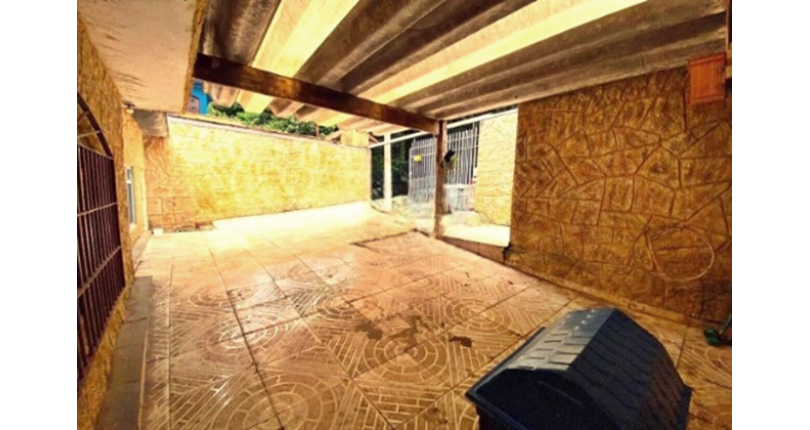 Boa Casa à venda no Bairro do Jardim Vivan na Rua Alarico Resende