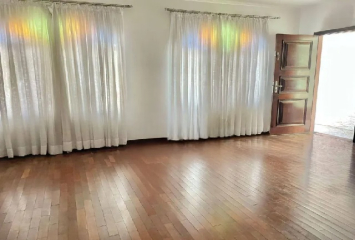 Sobrado á venda no Bairro da Vila Mangalot na Rua Itapinima, 