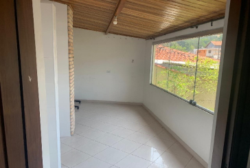 Sobrado à venda no Bairro do Parque São Domingos na Rua Luís Filgueira Souto