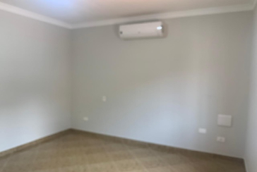 Sobrado à venda no Bairro do Parque São Domingos na Rua Luís Filgueira Souto