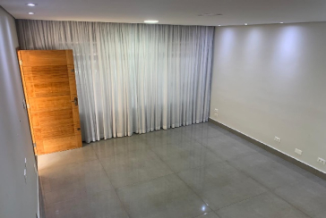 Sobrado à venda no Bairro do Parque São Domingos na Rua Luís Filgueira Souto