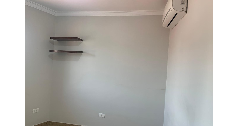 Sobrado à venda no Bairro do Parque São Domingos na Rua Luís Filgueira Souto