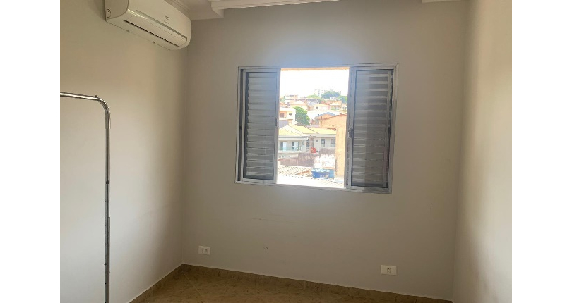 Sobrado à venda no Bairro do Parque São Domingos na Rua Luís Filgueira Souto