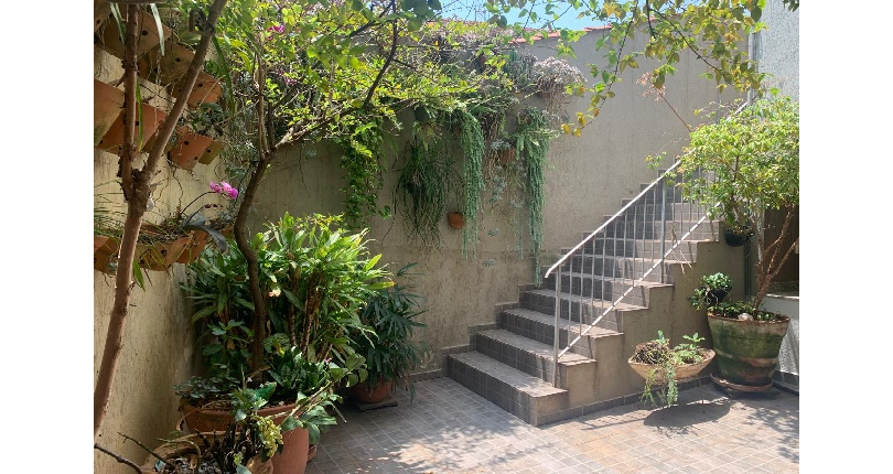 Sobrado à venda no Bairro do Parque São Domingos na Rua Luís Filgueira Souto