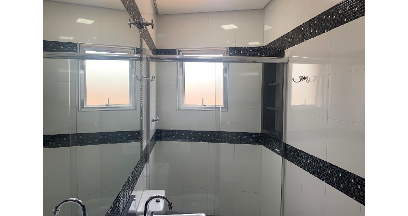 Sobrado à venda no Bairro do Parque São Domingos na Rua Luís Filgueira Souto