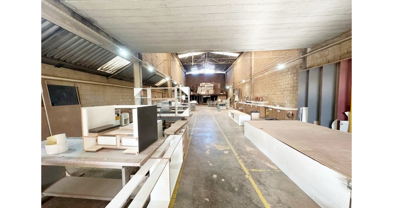 Galpão à venda em Osasco no Bairro Presidente Altino na Rua Armênia,