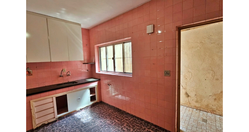 Casa à venda no Bairro da Vila Pirituba  na Avenida Paula Ferreira