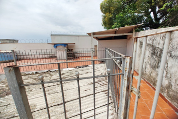 Casa à venda no Bairro da Vila Comercial na Rua Banabuiú,