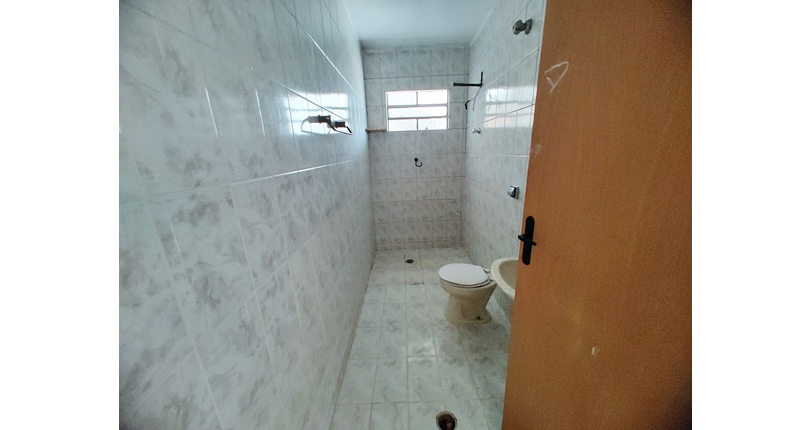 Casa à venda no Bairro da Vila Comercial na Rua Banabuiú,