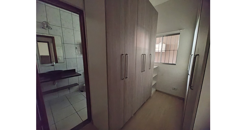 Casa à venda no Bairro da Vila Comercial na Rua Banabuiú,