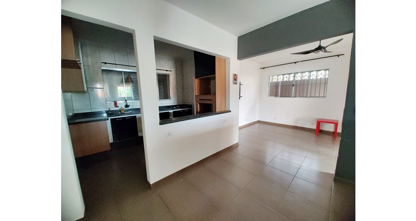 Casa à venda no Bairro da Vila Comercial na Rua Banabuiú,