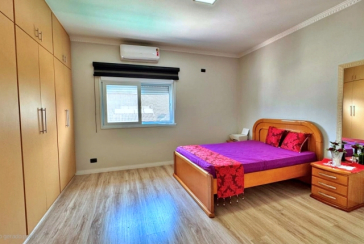 Sobrado à venda em Santana de Parnaíba no Bairro do Alphaville na Alameda dos Ciclames,