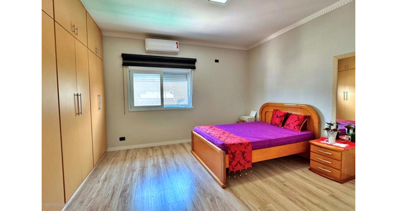 Sobrado à venda em Santana de Parnaíba no Bairro do Alphaville na Alameda dos Ciclames,