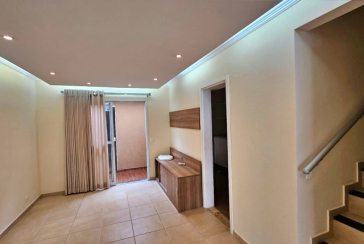 Ótimo Sobrado à venda no Bairro do Conjunto Residencial Vista Verde na Rua Desembargador Plínio Novaes de Andrade