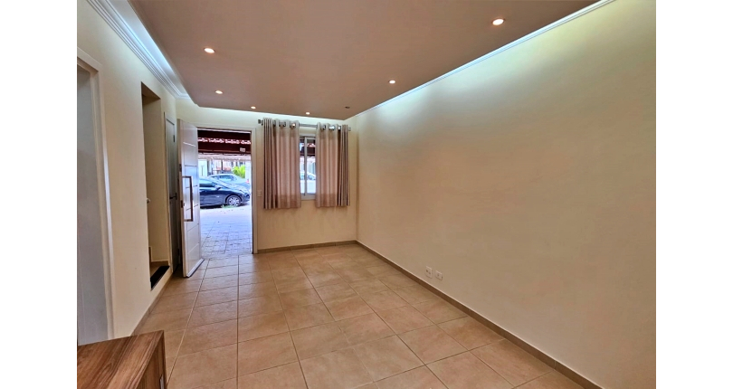 Ótimo Sobrado à venda no Bairro do Conjunto Residencial Vista Verde na Rua Desembargador Plínio Novaes de Andrade