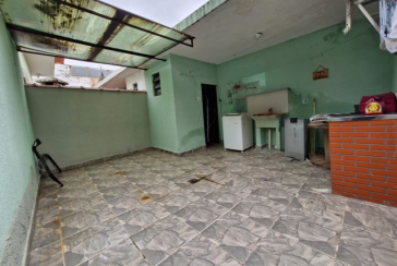 Oportunidade !!! Casa térrea à venda no Bairro do Jardim Regina na Rua Benedito Lacerda