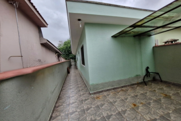 Oportunidade !!! Casa térrea à venda no Bairro do Jardim Regina na Rua Benedito Lacerda