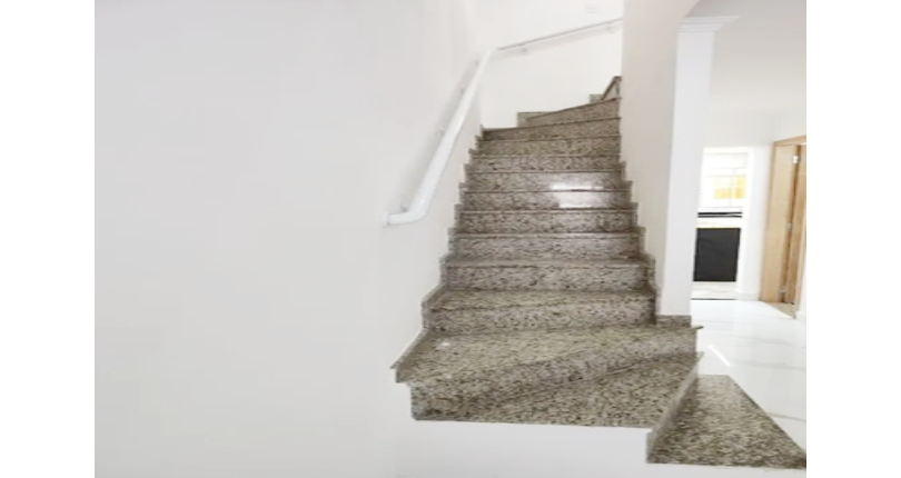 Belo Sobrado à venda no Bairro do Conjunto Residencial Vista Verde na Rua Desembargador Lauro de Souza Alves