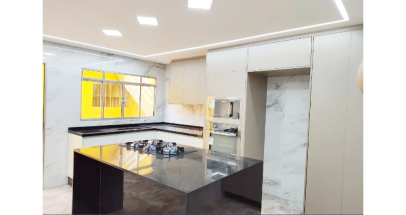 Belo Sobrado à venda no Bairro do Conjunto Residencial Vista Verde na Rua Desembargador Lauro de Souza Alves