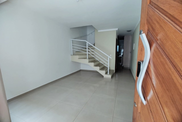  Sobrado à venda na Vila Boaçava na Rua Jurubim 335, no Condomínio Residencial Colibri, 