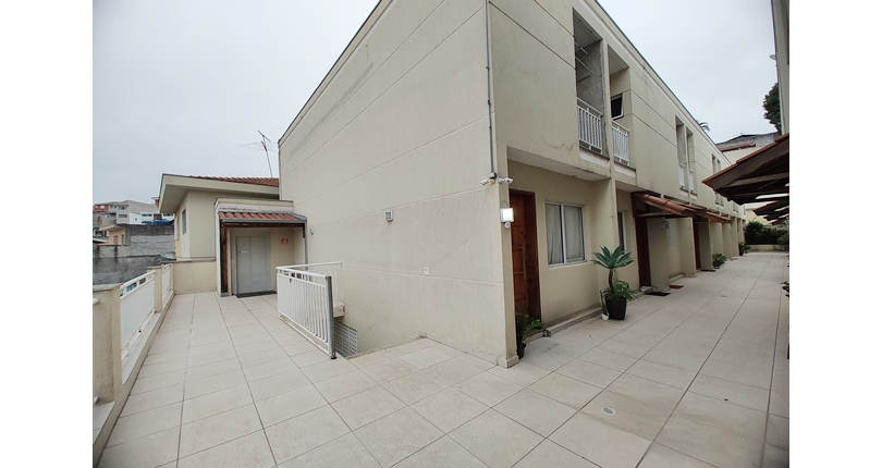  Sobrado à venda na Vila Boaçava na Rua Jurubim 335, no Condomínio Residencial Colibri, 