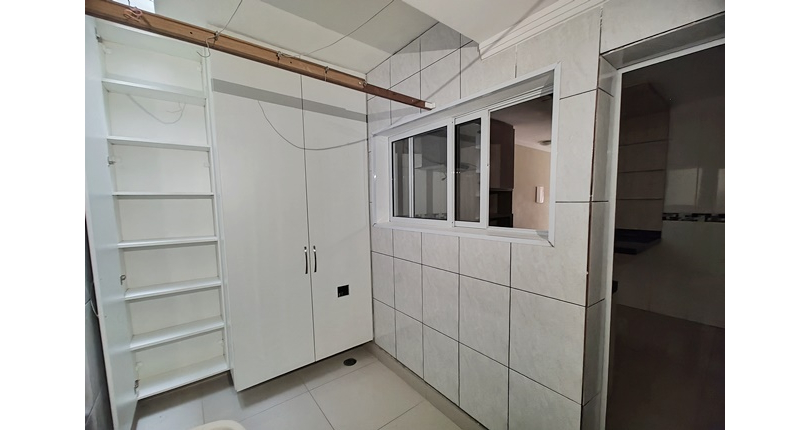  Sobrado à venda na Vila Boaçava na Rua Jurubim 335, no Condomínio Residencial Colibri, 