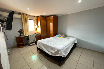 Casa térrea à venda no Bairro da Vila Clarice na Rua Major Alfredo Romão