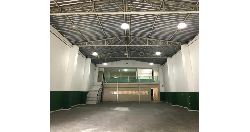 Galpão à venda Rua Amador Bueno, Piratininga - Imóveis à Venda