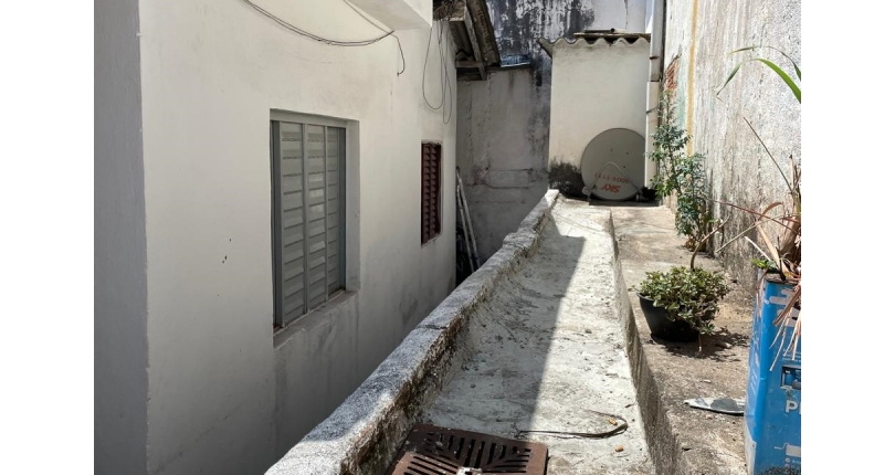 Terreno à venda no Bairro do Jardim Bandeirantes (Zona Norte) na Rua Engenheiro Dolabela,
