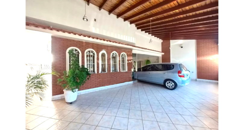 Bela Casa à venda no Bairro do City América na Avenida do Anastácio,