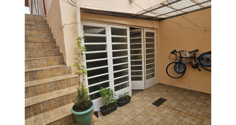 Sobrado à venda no Bairro do Conjunto Residencial Vista Verde na Rua Doutor Fernando de Oliveira Simões