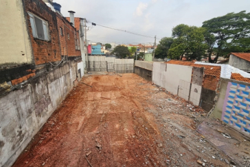  Terreno à venda no Bairro do Jardim Mangalot na Rua Padre Aníbal Difrância