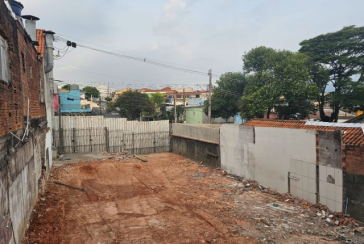  Terreno à venda no Bairro do Jardim Mangalot na Rua Padre Aníbal Difrância