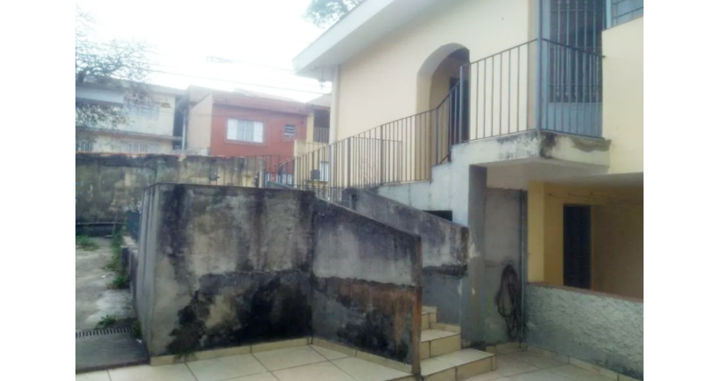 Sobrado à venda no Bairro do Jardim Líbano na Rua Professor Araújo Coelho