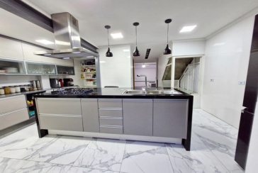 Ótimo Sobrado à venda no Bairro do Conjunto Residencial Vista Verde na Rua Desembargador Plínio Novaes de Andrade