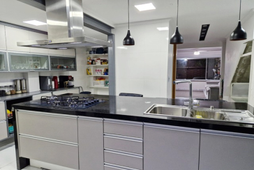 Ótimo Sobrado à venda no Bairro do Conjunto Residencial Vista Verde na Rua Desembargador Plínio Novaes de Andrade