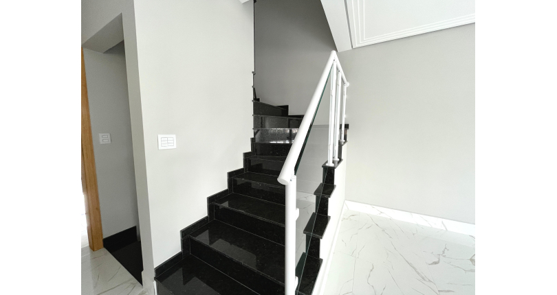  Sobrado novo à venda no Bairro do Parque São Domingos na Rua Amílcar Barbuy 