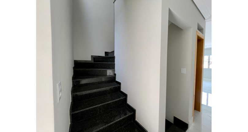 Sobrado novo à venda no Bairro do Parque São Domingos na Rua Amílcar Barbuy 81, 