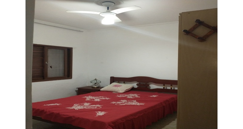 Casa à venda na Praia Grande no Bairro do Solemar na Rua Casimiro de Abreu,