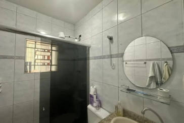 Casa Térrea à venda no Bairro do Jardim Mangalot na Rua Padre Aníbal Difrância,