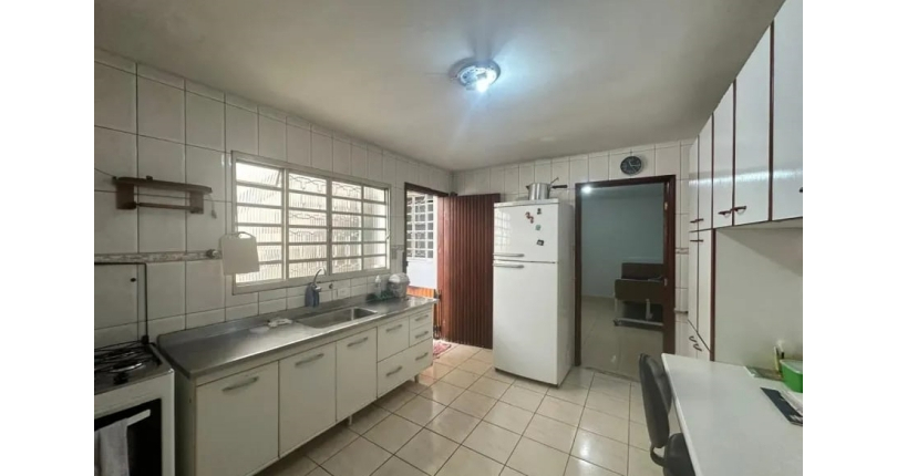 Casa Térrea à venda no Bairro do Jardim Mangalot na Rua Padre Aníbal Difrância,