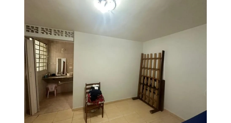 Casa Térrea à venda no Bairro do Jardim Mangalot na Rua Padre Aníbal Difrância,