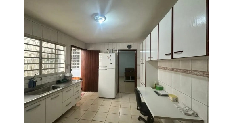 Casa Térrea à venda no Bairro do Jardim Mangalot na Rua Padre Aníbal Difrância,