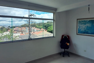 Belo Sobrado à venda no Bairro do Jardim Regina na Rua Crispim Santos, 