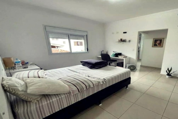 Belo Sobrado à venda no Bairro do Jardim Regina na Rua Crispim Santos, 