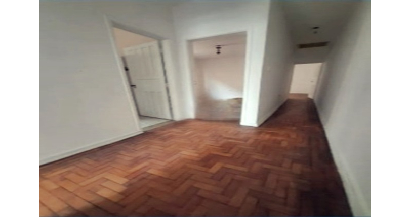 Sobrado à venda no Bairro do Parque São Domingos na Rua José Candido Freire,