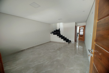 Belo Sobrado novo à Venda no Bairro do Parque Maria Domitila na Rua Antônio Félix Pacheco 316,