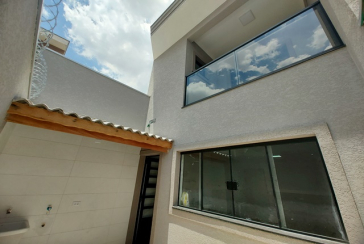 Belo Sobrado novo à Venda no Bairro do Parque Maria Domitila na Rua Antônio Félix Pacheco 316,